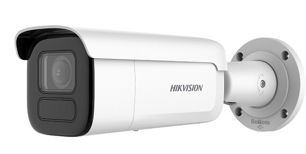 Cámara tipo bullet IP 4MP PoE, varifocal motorizada, anti-corrosión protección NEMA 4X, Acusense